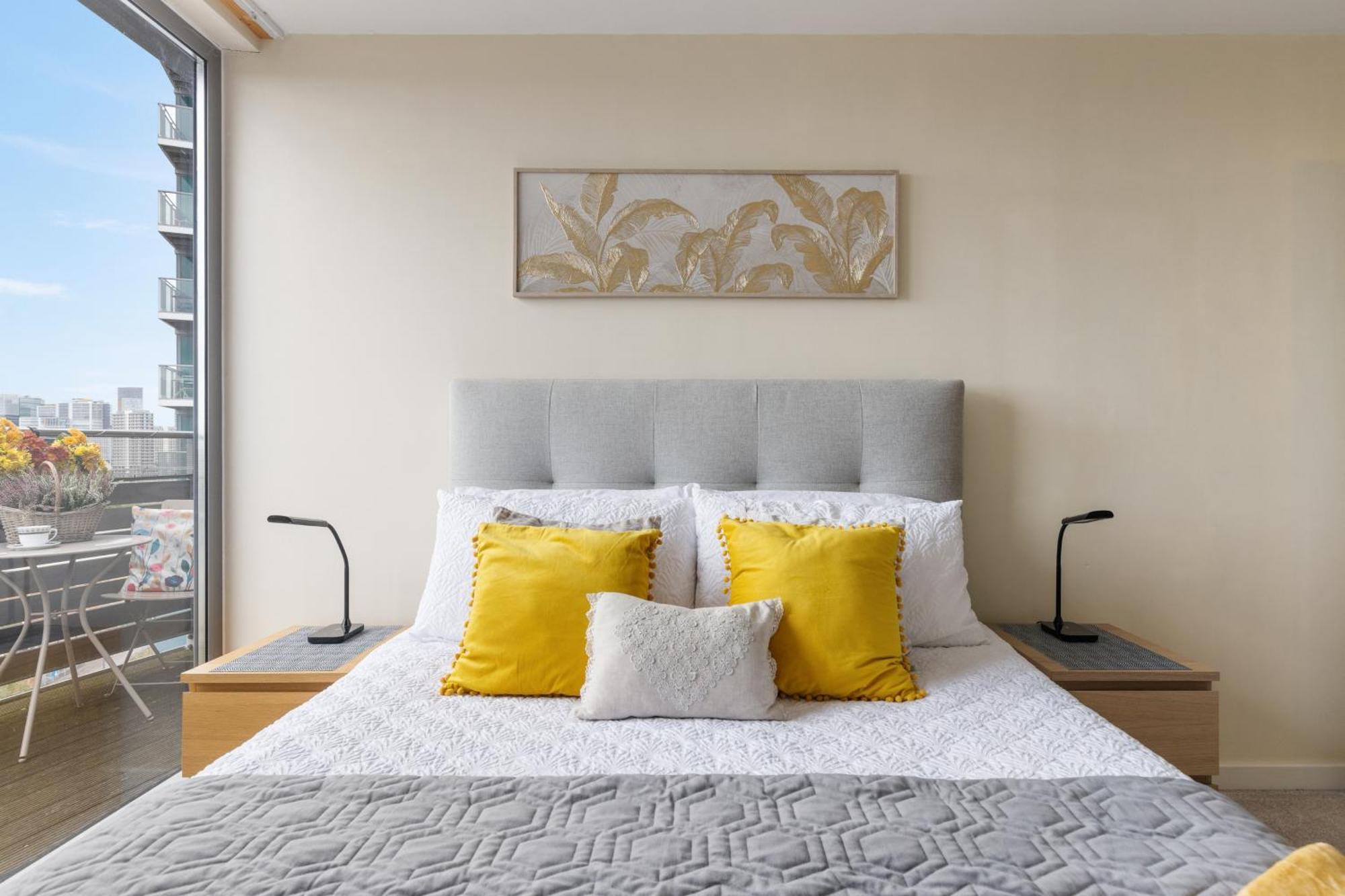 Stratford Skyview Apartment ลอนดอน ภายนอก รูปภาพ