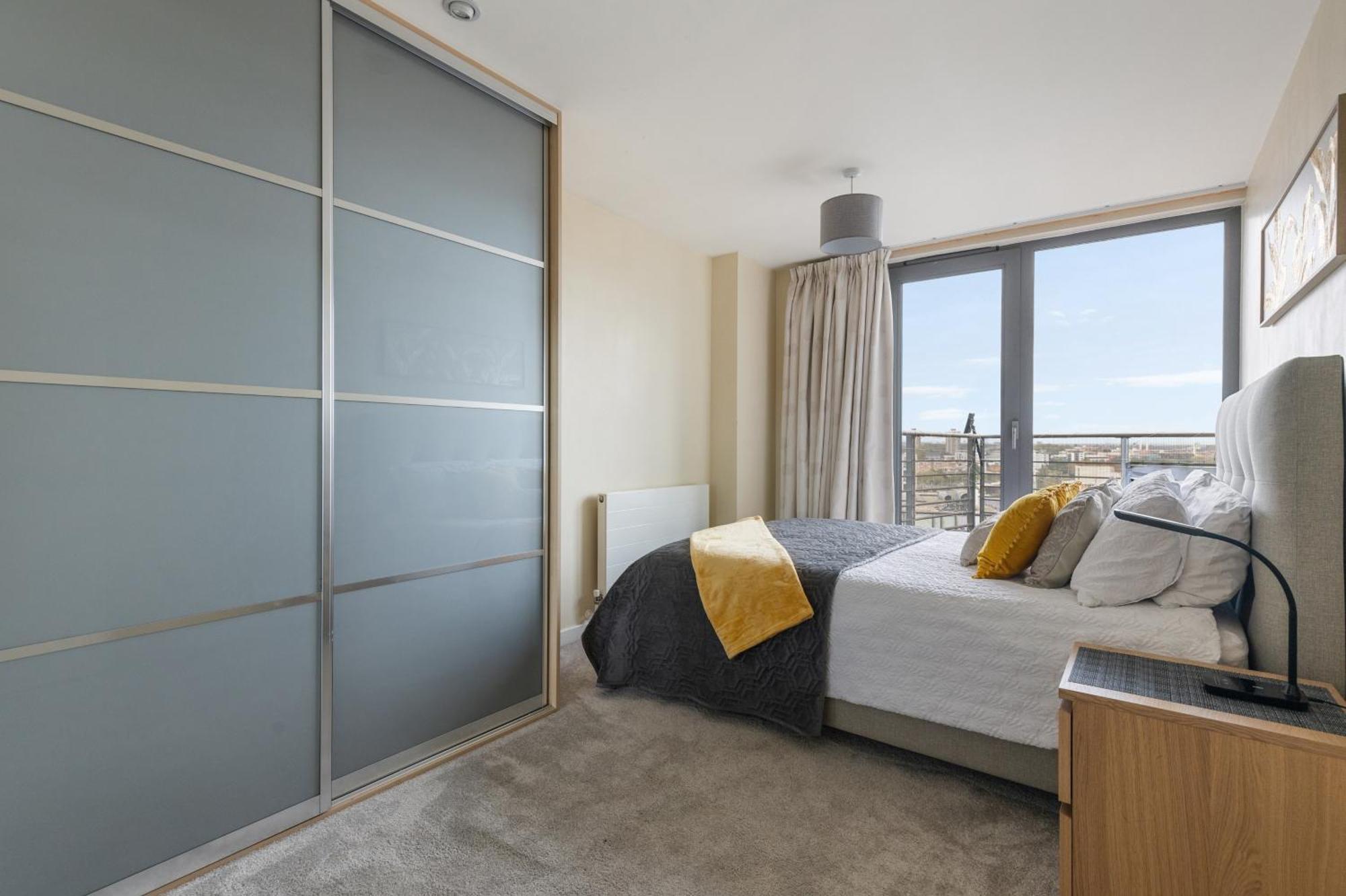 Stratford Skyview Apartment ลอนดอน ภายนอก รูปภาพ