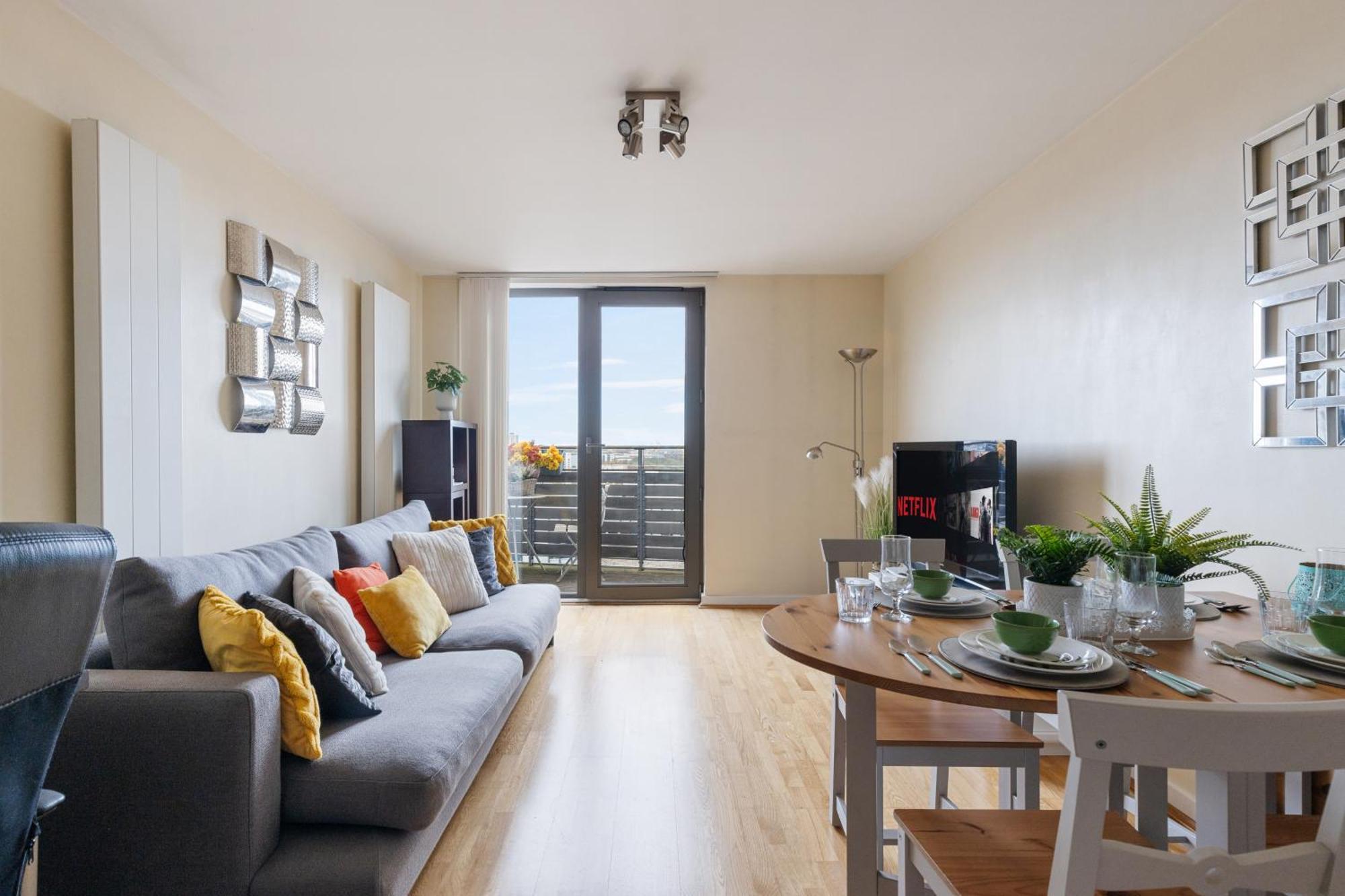 Stratford Skyview Apartment ลอนดอน ภายนอก รูปภาพ